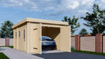 Zin met vervangen product:Ruime Interflex 3755M houten garage met daarin een moderne auto geparkeerd, grenzend aan een nette tuin en omheind terrein onder een helderblauwe hemel.